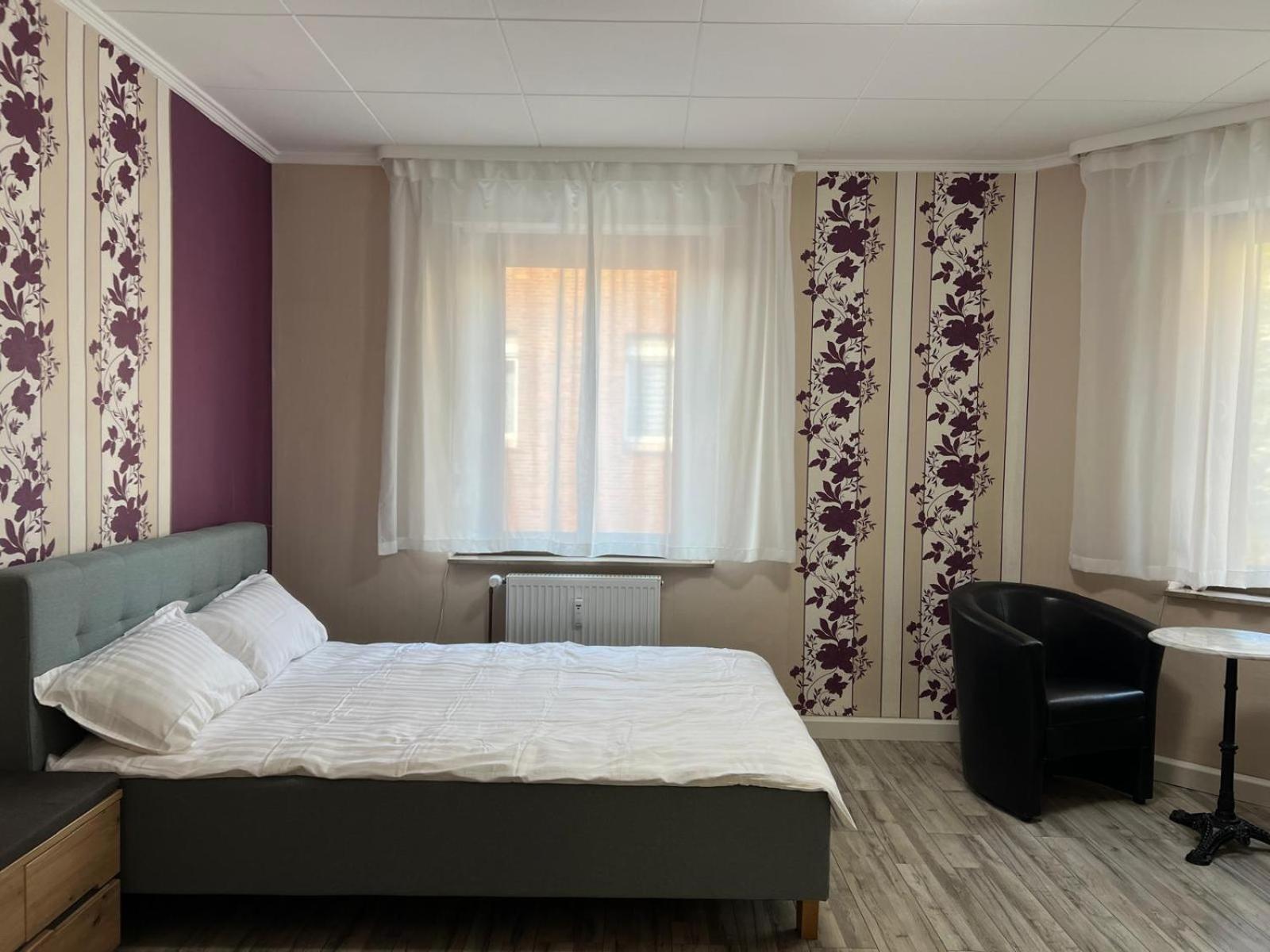 Bequemes Zimmer In Moderner Unterkunft My Pension Duisburg Exteriör bild