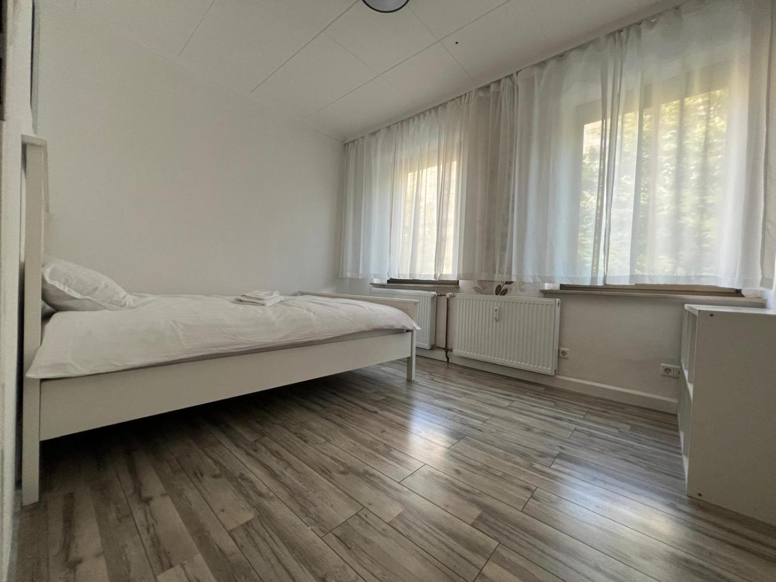 Bequemes Zimmer In Moderner Unterkunft My Pension Duisburg Exteriör bild