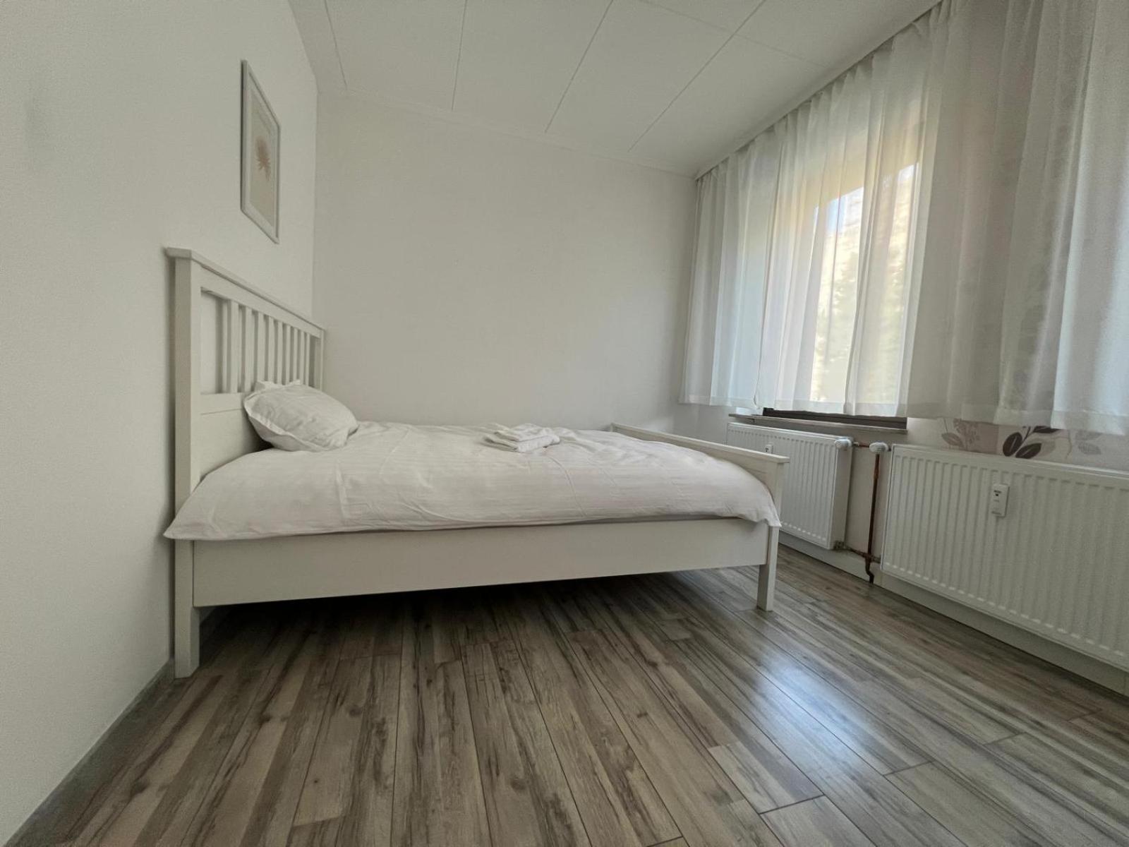 Bequemes Zimmer In Moderner Unterkunft My Pension Duisburg Exteriör bild